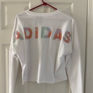 Woman’s cropped Adidas Sweatshirt